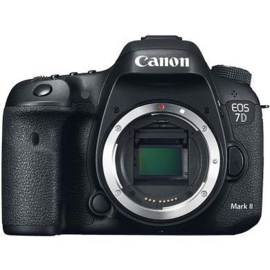 Цифровой фотоаппарат Canon EOS 7D Mark II + объектив 18-135 IS USM + WiFi адаптер W-E1 (9128B163)